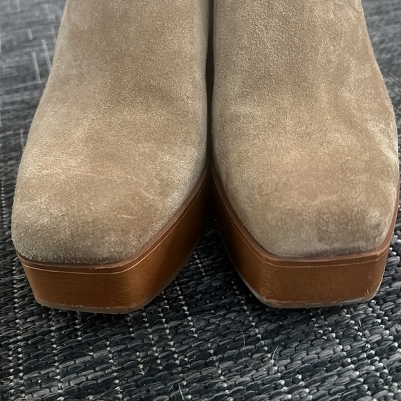 Vince Camuto Tan Suede Platform 7 1/2 Clogs Shoes - Picture 10 of 10